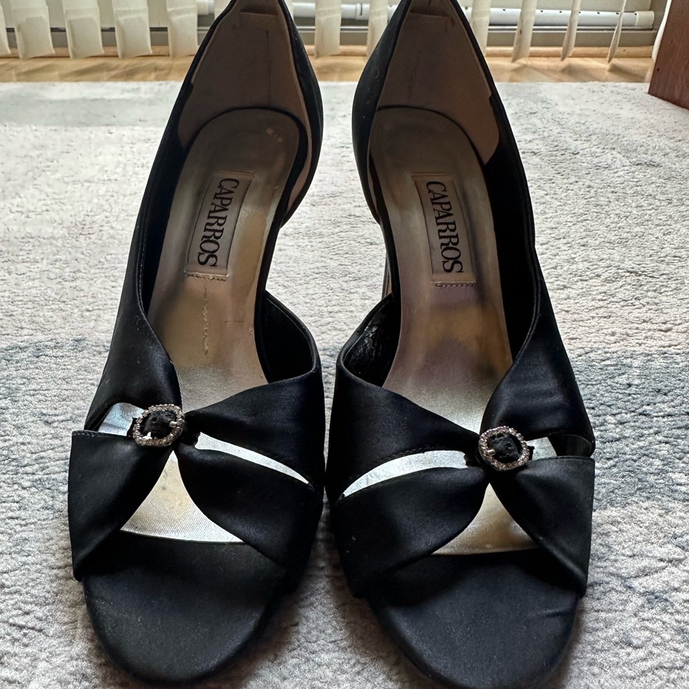 Women’s Caparros dress shoes, black, size 8